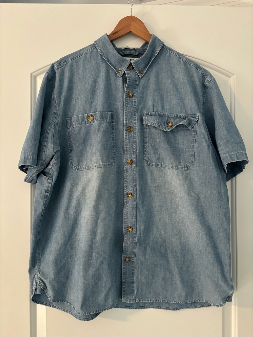 Duluth Trading Co. Men's Short Sleeve Denim Shirt - Size XL Standard Fit